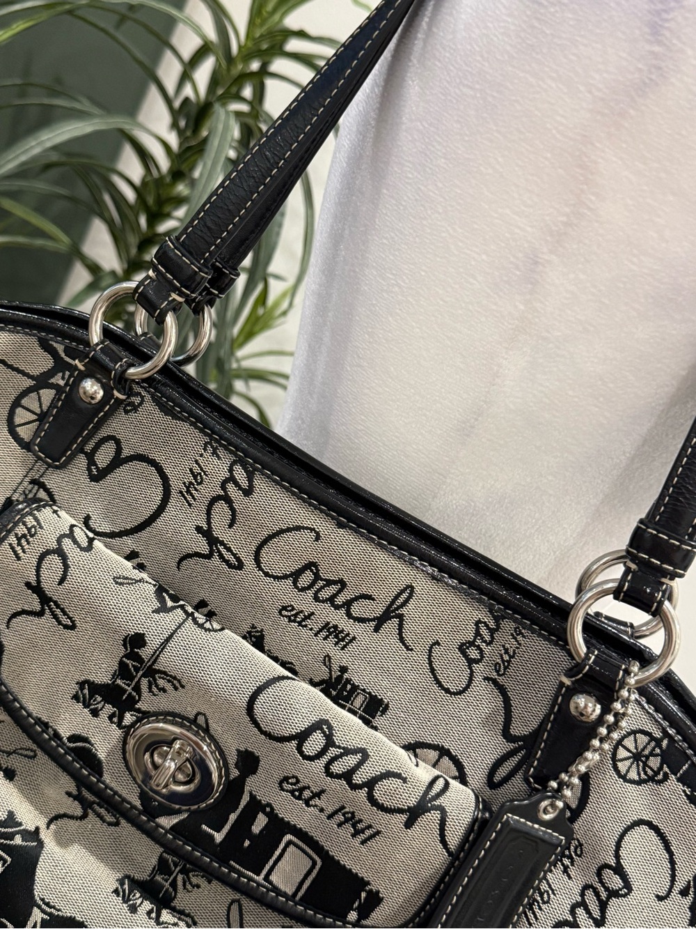 Vintage Coach Horse & Carriage Logo Canvas Leah Tote Shoulder Purse - Picture 5 of 16